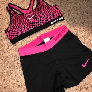 Pink and black Nike workout set like new